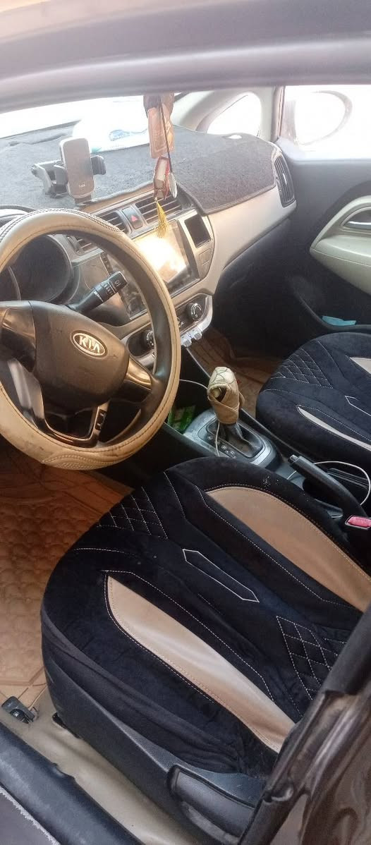 السلام عليكم كيا ريو موديل 2013 السياره خليجي كير ومكينه مبدل 1600 دوش مو جي دي السياره مشروع وطني السياره الكينونات شوي تعبانه مال بيبان من الخارج يعني بالفتح والتبريد اتوقع بس غاز يرادله واذان مال گير يتبدل والسياره معجونها رصعات شراي دز واتساب ادزلك موقع السعر  ب63 مكاني بغداد تحويل مباشر ***********
