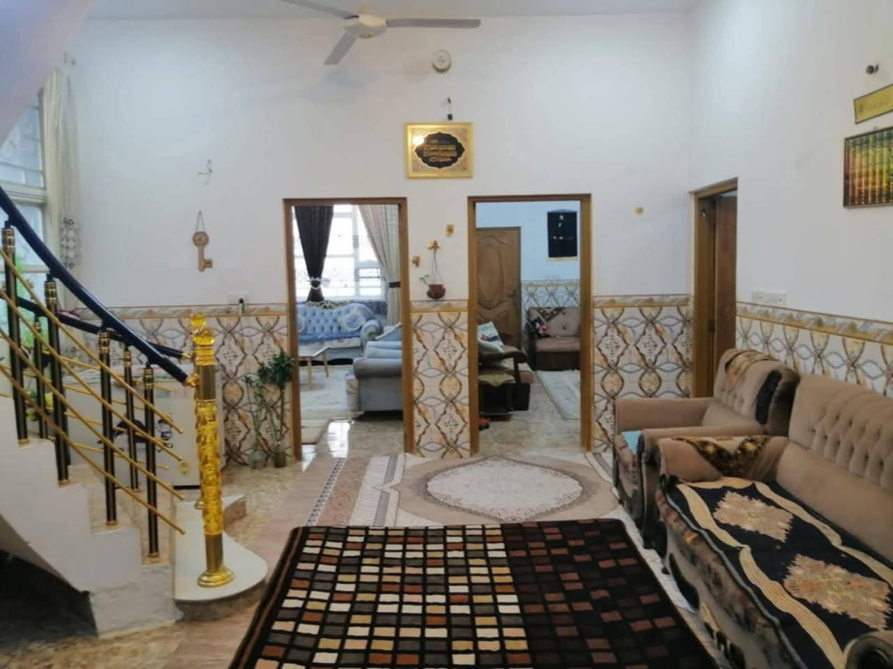 دار طابقين للبيع طابو صرف المساحة ٣٠٠م واجهة١٢ والنزال ٢٥ شويخيرات خلف مدرسة بعلبك يحتوي على كراج ١١م
 وحديقة
 واستقبال٦×٤ 
وهول ٤ × ٥
 ومطبخ ٥ × ٤ 
وصاله داخلية ٣٠م 
وغرفتان نوم ٥ ×٤ وصحيات
 والطابق الأعلى غرفة نوم وصاله ومطبخ وصحيات كامله للإستفسار الاتصال على الرقم *********** او *********** أو على الخاص..
