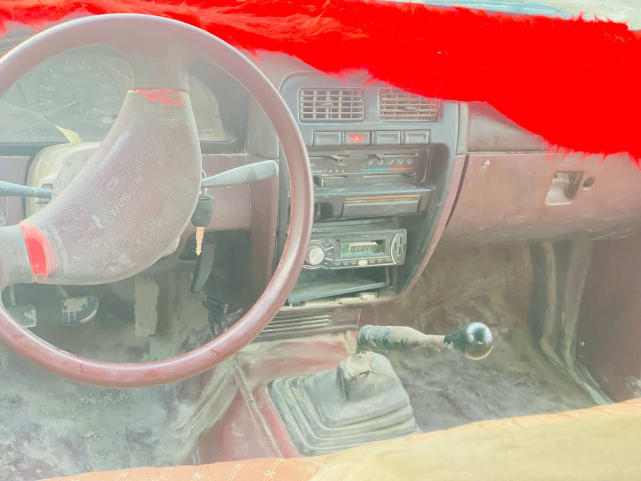 مكلف بنشر خابر صاحب سياره سلام عليكم للبيع نيسان 94 رقم قادسيه مشروع وطني بسمي  شرط تحويل كير ومحرك وشاصي لشرط انضاف مكفولات سياره جاهزه نضيفه لادعمه ولا كلبه صبق حزام جماليه فقط سياره مالت جناي ترايك وين ماتريد سعر 28وبيه مجال *********** مكان سماوه الخضر
