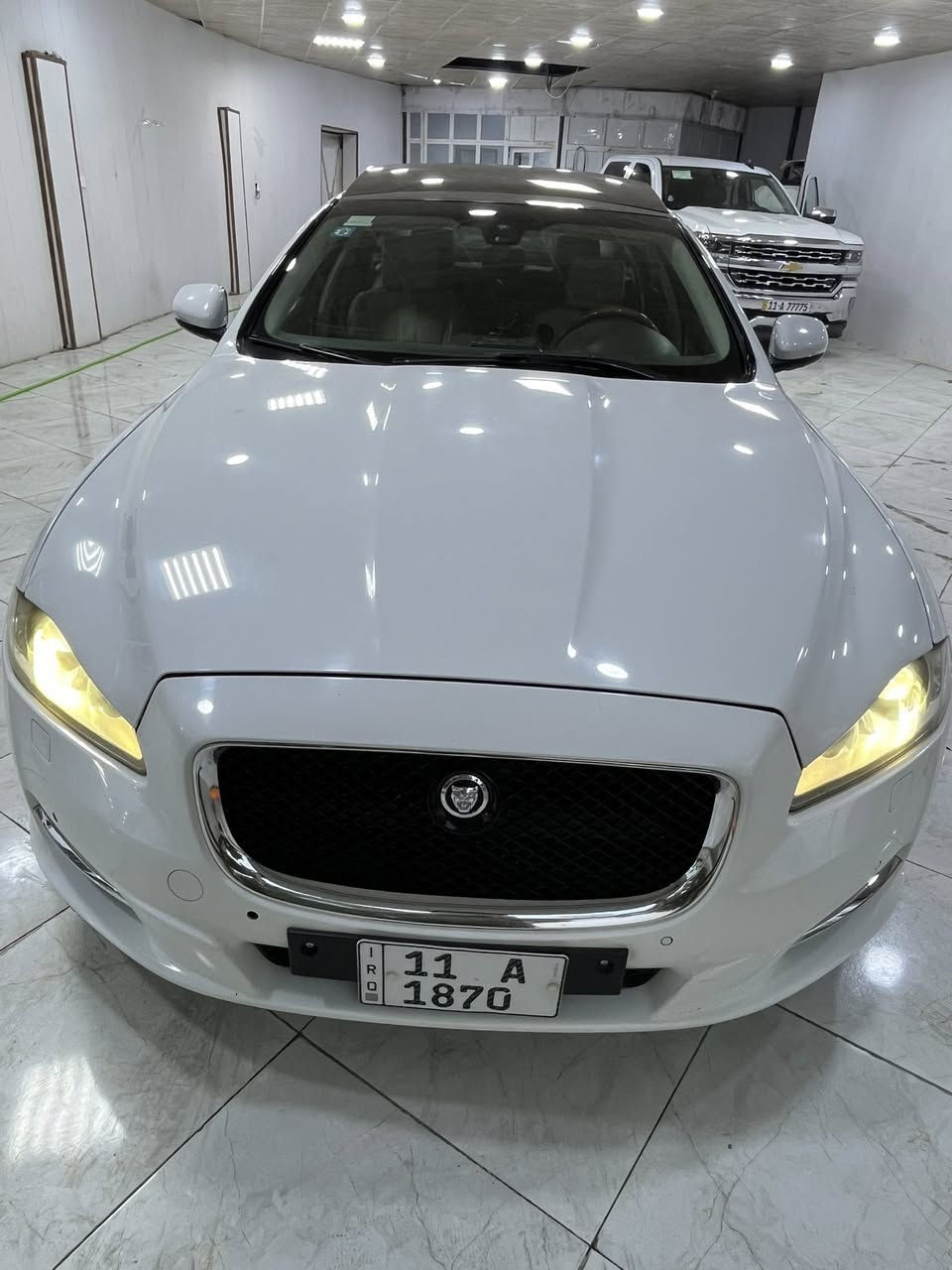 السلام عليكم 
للبيع أو المراوس جيب جارجر اوباما شعندك نزل 
جاكور Xjl 2013 
فوللل مواصفات  

🔴 مري شفط مع التقفيل والتفتيح 
🔴كشنات جلد 
🔴كشنات امامي وخلفي تدفئه وتبريد 
🔴كشنات تحكم كهربائي 
🔴كشن السائق خزن 
🔴مري خزن 
🔴 ستيرن خزن 
🔴فول تحكمات ستيرن 
🔴خمس بصمات بيبان و الصندوق 
🔴بردات خلفيه بلادي 
 🔴كير ماوس 
🔴وضع سبورت
🔴مانع انزلاق 
🔴بانوراما 
🔴لإيتات دوار مع الستيرن
🔴قطعتين تبريد 
🔴حساسات اماميه /خلفيه /جانبيه 
🔴مري هيتر 
🔴كامره خلفيه
🔴جام ينزل ويصعد من البصمه 
🔴سايد بريك بصمه 
🔴تبريد ثلجج 
🔴مكينه v6 3000 سوبر جارج يعني طياره 
🔴وبعد هواي مواصفات ماذاكرهن 
🔴 السعر 160 وبيها مجال للطيبين 
رقم بغداد مميززززززز 
تخم تاير جديد 

سياره بيها ربع باب صبغ وشبر بل جامرلغ ومباوكين بل بنيد توحيد  لون بدون دواخلل شرط 
مكينه وكير كفاله 
تراي خير من الله نصبتها تخبل صفاحها موس 

مكاني ديالى بعقوبه  للاستفسار ***********
