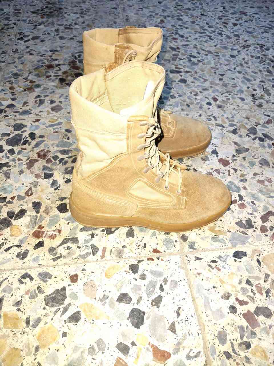 بسطال امريكي امريكي اصلي 3 طركات نضيف اخو الجديد ومعروف ال 3 طركات شيك كشخه متانه خفيف تلبسها هو ولاتغسل ومابي اي اي قطره ريحه ابد ضمان جواريب ماركه عسلس همنفس التفاصيل راقيات كلش مال كشاخه ومال ناس  نضيفه وذواقه  وءذوق السعر 150 الف قفل قفل قفل تره اذا تحصل مثله نضيف وبدون ماتوصي يلا يجبولك ماكو تره 3 طركات وجواريبه ماركه ويا مكان بغداد الحسينية بالبداية قرب مطعم الامير للشري يجي خاص او يتصل هذا رقمي ***********
