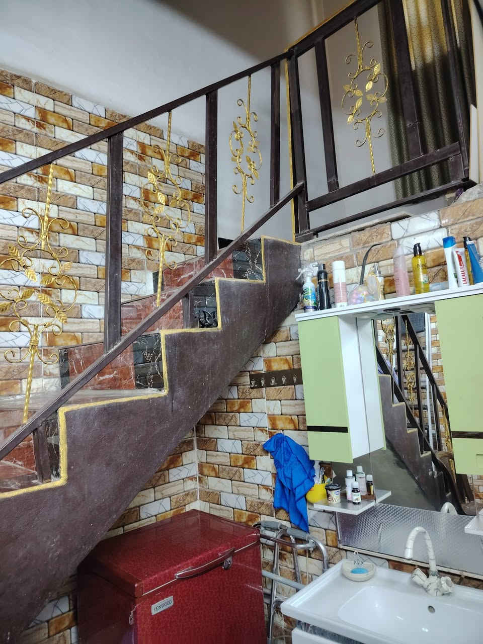 من رخصت الادمن المحترم بيت 150متر طابقين 3 نوم صاله استقبال خدمات مطبخ البيت مرتب المسيب الدوب السعر 58 وبي مجال *********** او مراجعه مكتب دلهي مقابل مطعم عمو مهدي
