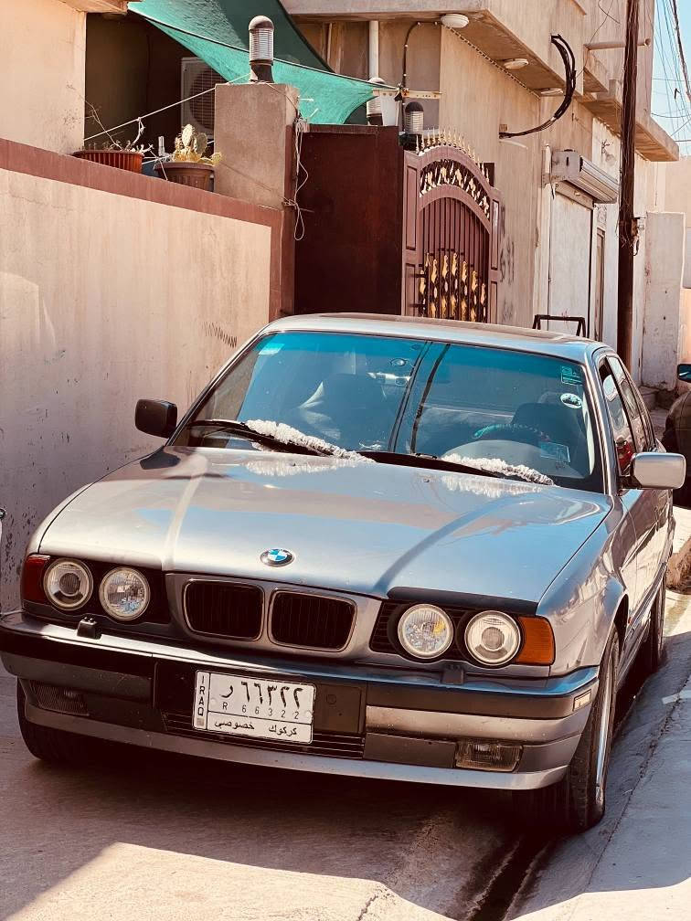 BMW مۆدیل 1993سلایت.  تە برید. چوار جام کارەبا.   کۆبۆن بنزینی هە یە.  مەشروع وەتە نی.    سە نە وی تا2027مانگ 9وەکالە ی بە ناو خۆمە.سعری. 77وەرەقە و مە جال.  *********** ديبيس, كركوك
