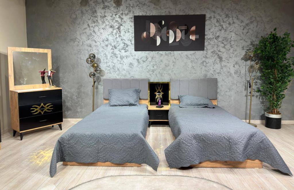 عرض تخفيض اسعار لمده محدوده غرف نوم تركي 5 قطع شبابيه كنتور 6 ابواب طول الكنتور مترين و ٢٠سم 
2 سرير منفصل 
1 كوميدي 
1 ميز مرايه 
السعر 550  الف فقط 🔥🔥🔥 
 للحجز والاستفسار راسلونا وات ساب 
   ***********
  البصره 
 نقل وشد داخل مركز البصره مجاني توجد خدمه توصيل للاقضيه و النواحي والمحافظات الجنوبيه بأسعار مناسبه ملاحظه ما تدفع اي مبلغ قبل لا تنشد و تكمل ابيتك عليكم بس تنزيل الكراتين من السياره لداخل البيت
