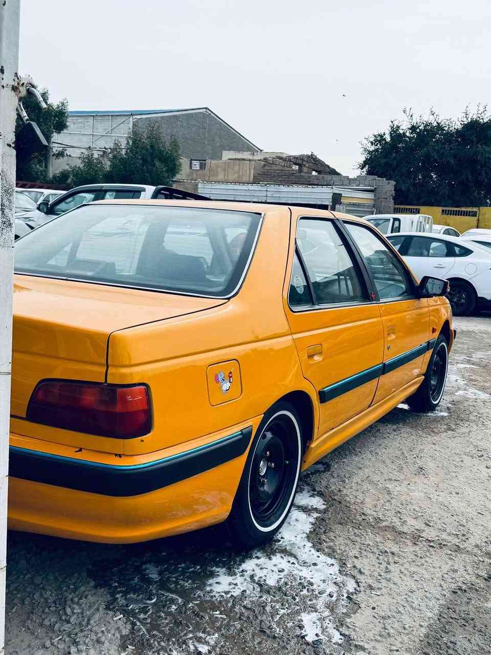 بيجو بارص ٢٠١٨  رقم بابل انكليزي بأسمي مصفره هيئه وغرامات سنويه لل٣٠   بها فقط جاملغ خلفي رش فقط بدون معجون  للاستفسار الاتصال *********** او خاص
