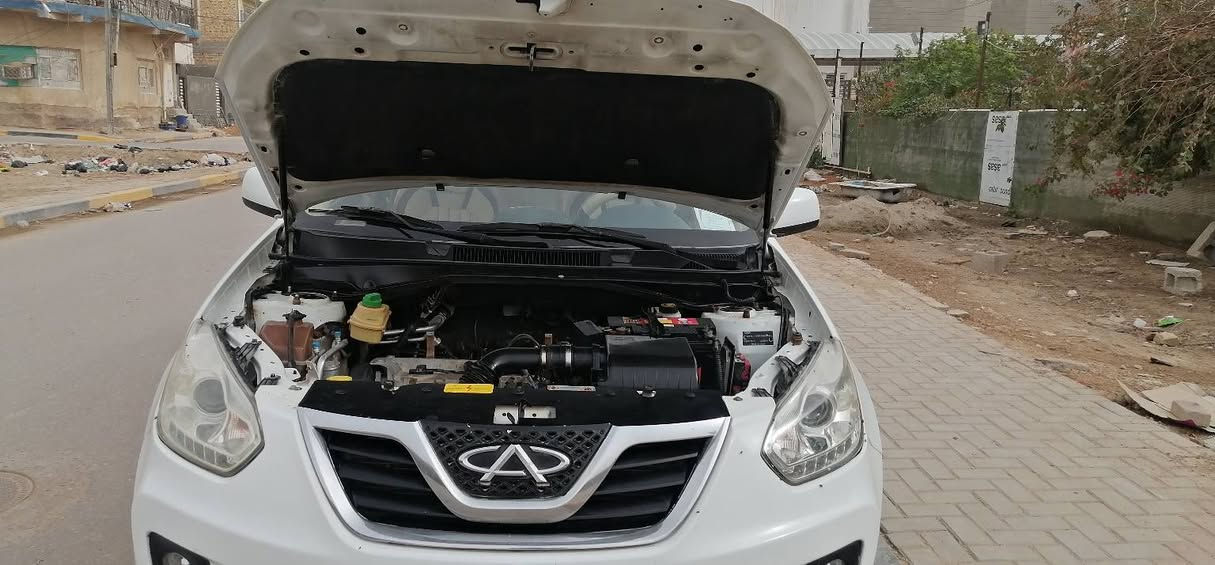 السلام عليكم للبيع تيكو موديل 13 كير كهربائي. رقم قادسية  حرة سنوية صاقطة من 18  تحويل مباشر شرط. سيارة نضيفة كلش. ماشية 134. سيارة مكفولة من ضربة وتبديل وفتح بيهة بس تلكيط خياس  وبيهة بنيد مصبوغ اثر جراد  لاضربة ولاتبديل  سيارة بلادية  مكينة 1800 لابخار ولاتنقيص  كير مكفولة كامل مابي اي نقص كلج جديد مبدلة  بارحة ب300 الف شرط نعومة وسرعة  كهربائيات كلهة شغالة تبريد ثلج  تخم تاير جديد بيهة.  سيارة جاهزة مابيهة اي نقص غرفتهة نضيفة.    مواصفاتهة كدامكم  سيارة تاخذهة لبيت جاهزة من ادامة منضومة بانزين كاملة من بخاخ بلك . جاهزة حتى سيرفس مامشتغل بيهة. سعر 60 وبيهة مجال  مكانهة الديوانية. رقم ***********. 🌹
