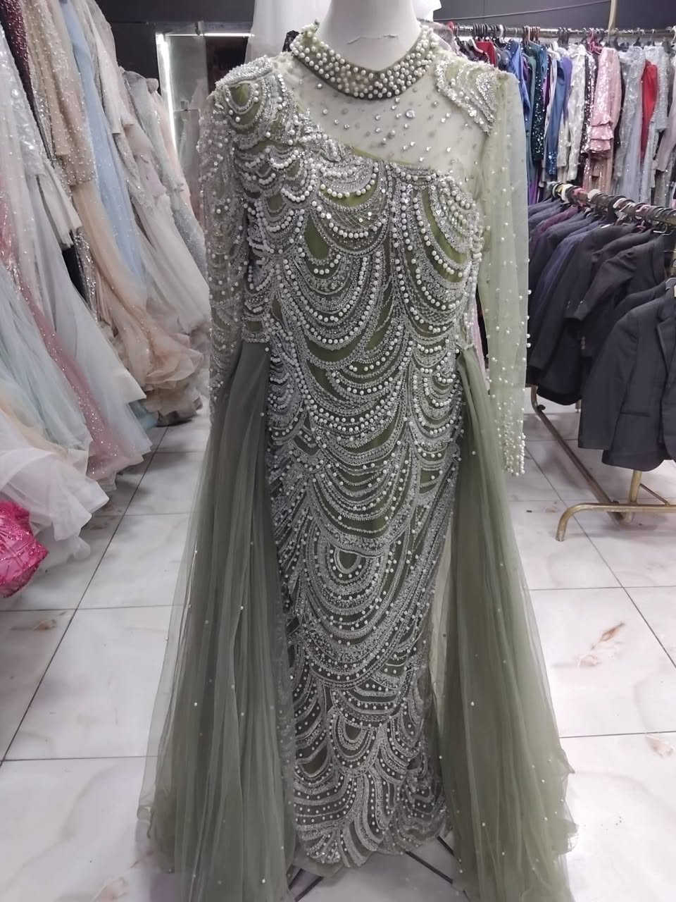 بصي كده علي الحلويات واقولي رايك بيع اي قطعه منهم 750 وأقسم بالله أقل من ثمن الإيجار النصف متخيله انا بقوالك بيع


**إذا كنت صاحب هذا الإعلان وتريد حذفه لأي سبب، رجاءا أرسل رسالة إلى الدعم الفني**