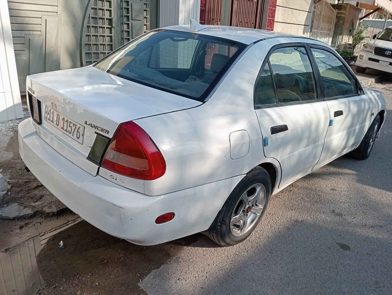 السلام عليكم متسيوبيشي لانسر ميراج للبيع موديل 1996 رقمها انكليزي بغداد محرك به تبخير والمحرك كابريتر مو بخاخ السعر 35 وبيها مجال بغداد حي المواصلات اتصل ***********
