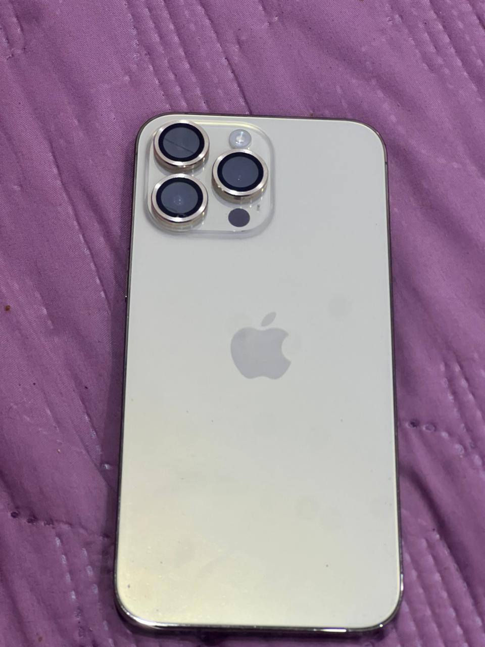 ايفون 14برو ماكس نضيف كلش بطاريه 84 رايده للبيع السعر خاص ***********
