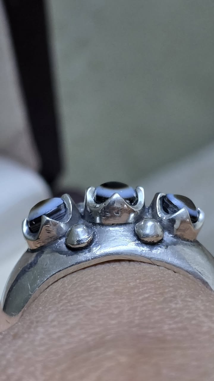 خير الاعمال الصلاة على محمد وال محمد 
***********
