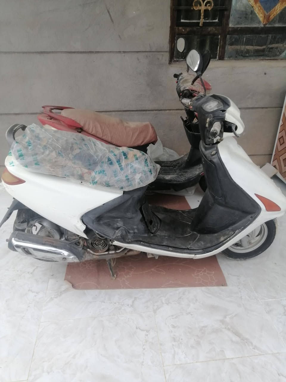 السلام عليكم دراجه الحمراء ماكس والبيضاء فراشه للبيع البيضاء عايزه بس كبريته المكلف بالنشر هذا رقم صاحب ابو الدراجات ***********
