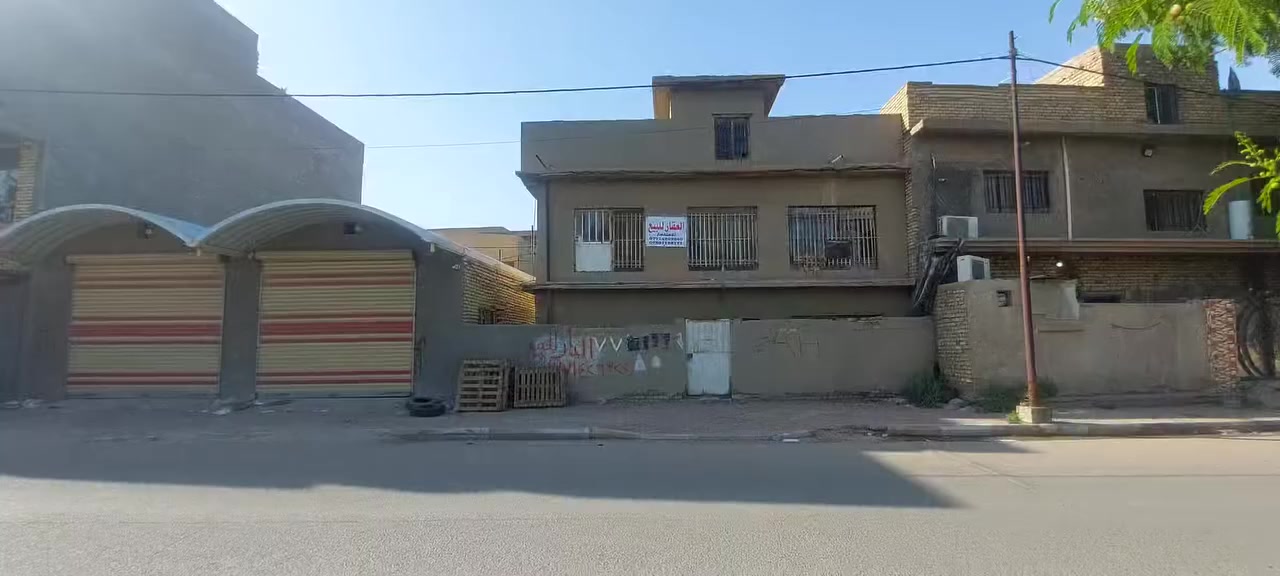 عقار للبيع الكوت الشرقيه من جهة بستان مدينة الألعاب شارع جسر الاحدب خاص تعليقات اعتذر مارد للإستفسار فقط على هذه الأرقام 
***********
***********
