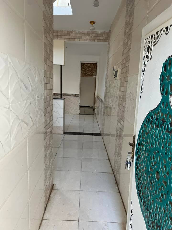 السلام عليكم 🫡
يعلن مكتب عقارات علي قحطان الخفاجي 🏘️

عن دار مساحه 100 متر 

طابو زراعي سند 25

صاله ومطبخ وكلدور وغرفه 

حمامات داخليه وخارجيه 

موقع البيت سيف سعد 

شارع الغسل مجاور شارع المشجر

البيت تسليم مفاتيح بيت حديث وجديد سند٢٥ تحويل مباشر بسم المشتري الاستفسار *********** او مراجعه المكتب❤️
