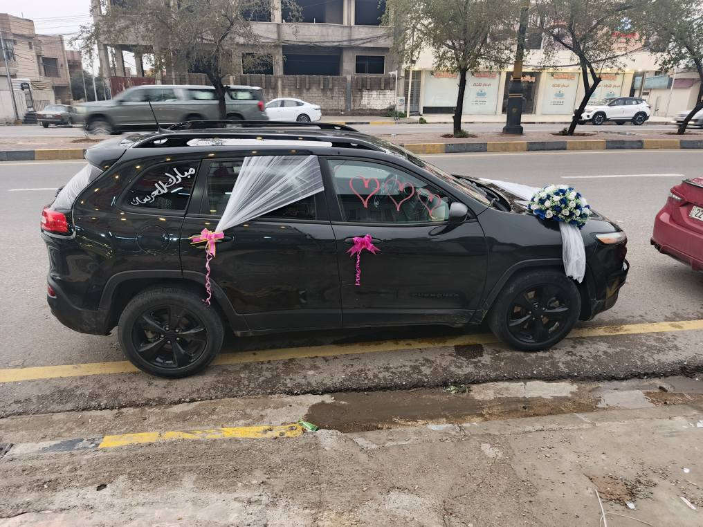 ترهم مراوس بتكسي
كير توماتيك 9 نمر
كشنات هيتر
ستيرن هيتر
سايد بريك بصمه 
تشغيل عن بعد 
ضررها جاملغ امامي ثنينهم وربع البوند  بدون دواخل ولا ايرباك 
محرك وكير بشرط
رقم وهزه جديد قبل شهر حولتها باسمي 
***********
*********** موصل, نينوى
