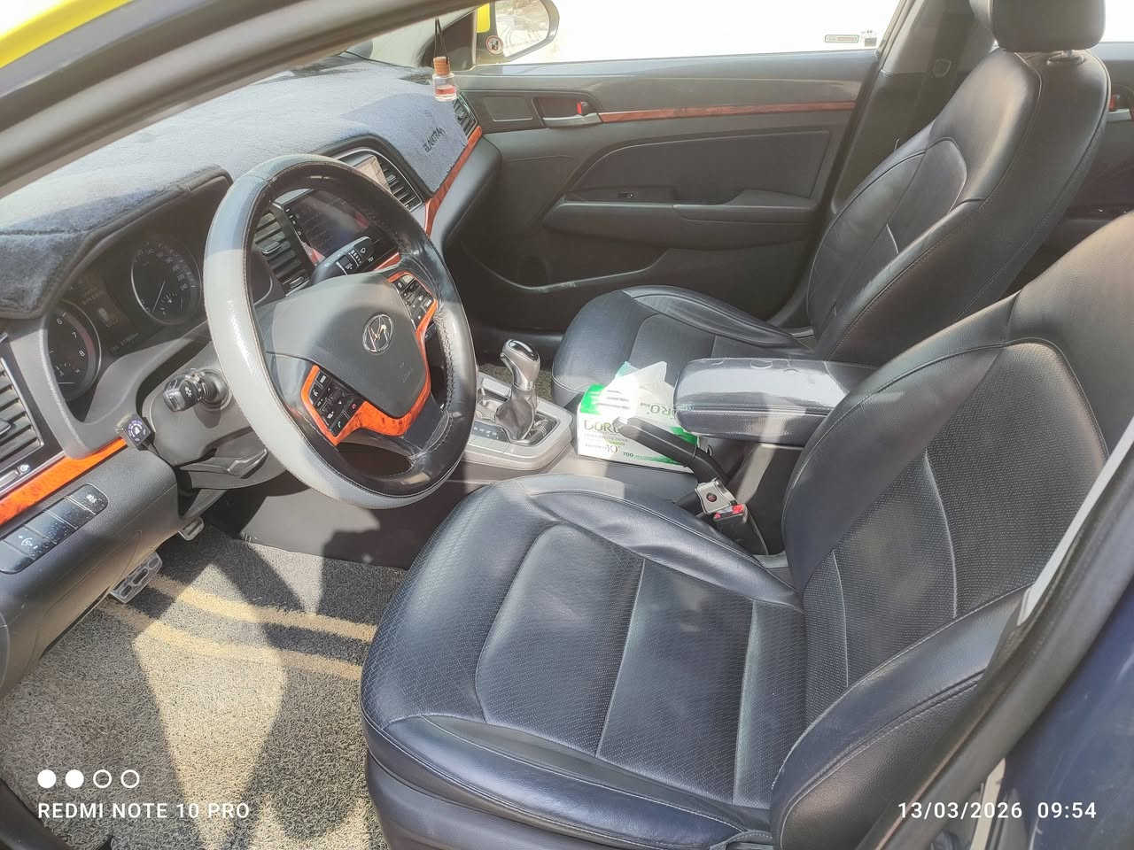 السلام عليكم سيارة افانتي 2017 للبيع بإسمي
بدون ضرر خلاص 
المكينة شركة مامفتوح شرط 
تبريد قطعتين 
كشنات جلد تدفئة +تبريد
تحكمات ستيرن 
بصمة 
منظومة غاز 
ستيرن تدفئة 
غير متواجد على الفيس بوك اتصل على رقم لتفاصيل أكثر 
***********
***********
