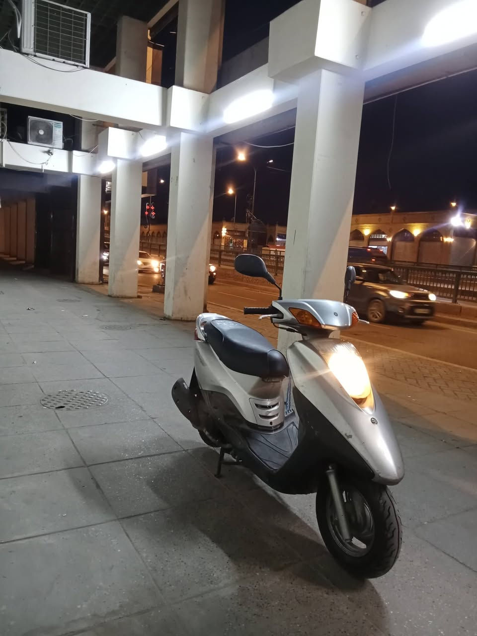 السلام عليكم شباب دراجة ابريز مكفولة كفالة عامة كلهه ابلادية وكلهة شغالة كابريتر سلف  ابلاديات كفرات كلهه ختم وية المكينة وكهربايات كلهن شغالات كيلومتر كيج بانزين كلوب عالي ناصي سكن وية البريكات اشاير يمنة يسرة مابيهة نقص ابد مال رمبة صارلهة شهر و 10ايام وصلهة والمنفيس لاصليات موجودات شلعة ومعدل ونعومة متنسمع برغي واحد ما مفتوح بيهة العنوان بغداد باب المعضم ولا ستفسار ***********
