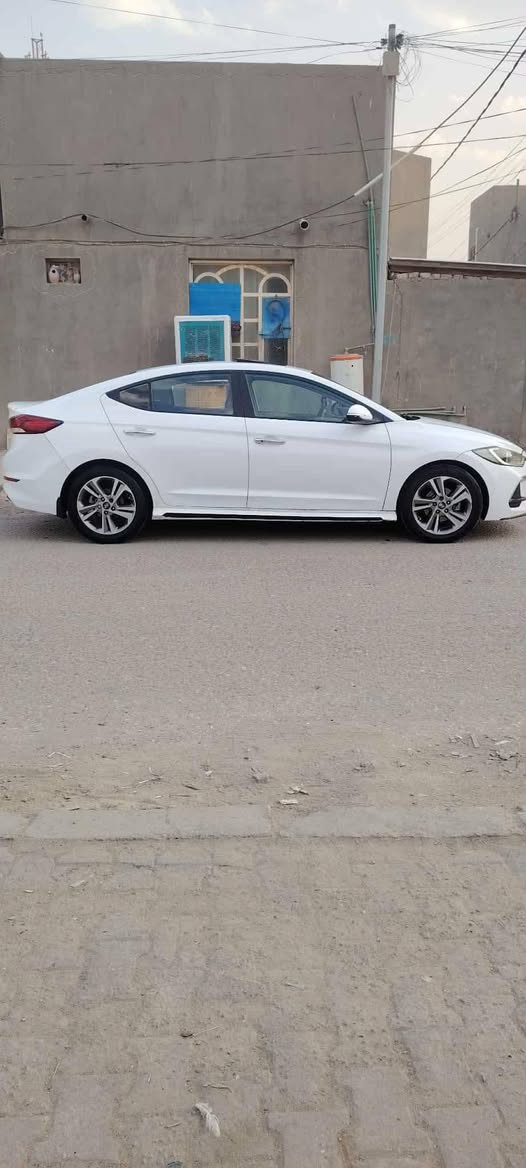 سلام عليكم النترا خليجي للبيع 2019 سوبر
بصمه 
فتحه 
حساسات خلفي امامي 
كامره خلفي شاشه بلادي
رقم نجف انكليزي مميز
ضرر السياره تبديل قبق جنطه وكارتات خفيفه 
موبايل ***********
