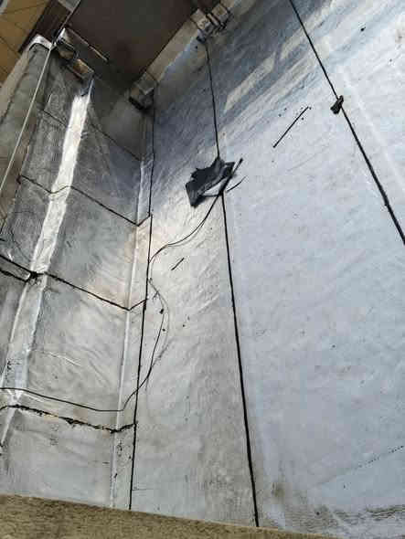 الايزوكام :
1-مانع الرطوبة 100%
2-عاكس الحرارة 90%
3-بديل الكاشي والشتايكر والسراميك والتراب والناليون .
3-مقاوم لدرجة 140 مئويه و 30 تحت الصفر.
4- خفيف الوزن مقارنة مع بقية المواد .
..................
طريقة العمل 
1-يتم العمل  بنظام الكوي حيث لا تنفذ قطرة ماء و يصعد العازل 20 سم مردات ماء علىٰ الجدران.
2-ضمان العازل 10 سنوات علماً ان عمر العازل اكثر من 10 سنوات.
............
الأسعار :
يشمل التالي : 
*كرستة والعمل 
*غسل و تنظيف السطح ونقل المواد 
*خصومات للمساحات كبيرة 
 رقم الهاتف
فايبر+واتس اب
***********
*********** أربيل
