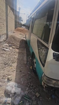 كوستر موديل 2007 منضومه غاز 125 الوزره مصبوغه وبل ابيض بيها قليل اني ا...