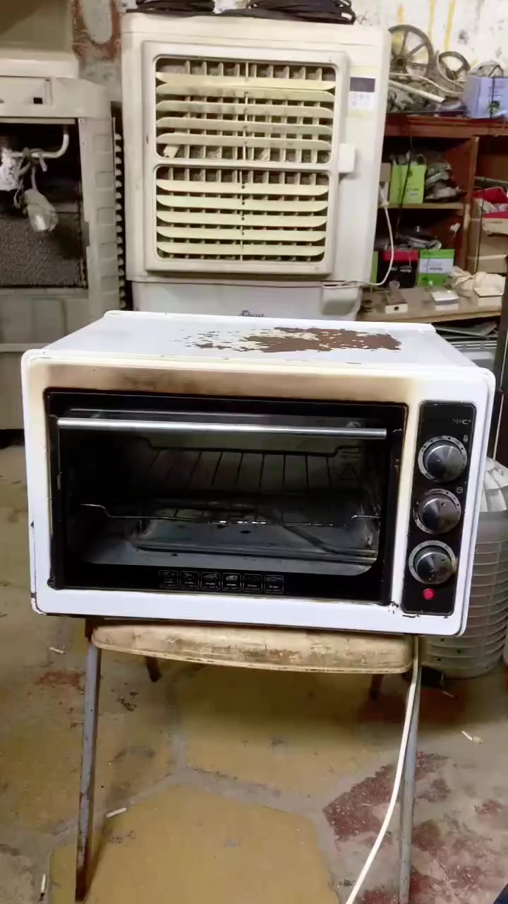 سلام عليكم
اوڤن للبيع السعر 25 الف وبي مجال بسيط 💥

توصيل داخل الرميثه 🛵
*********** 📞
