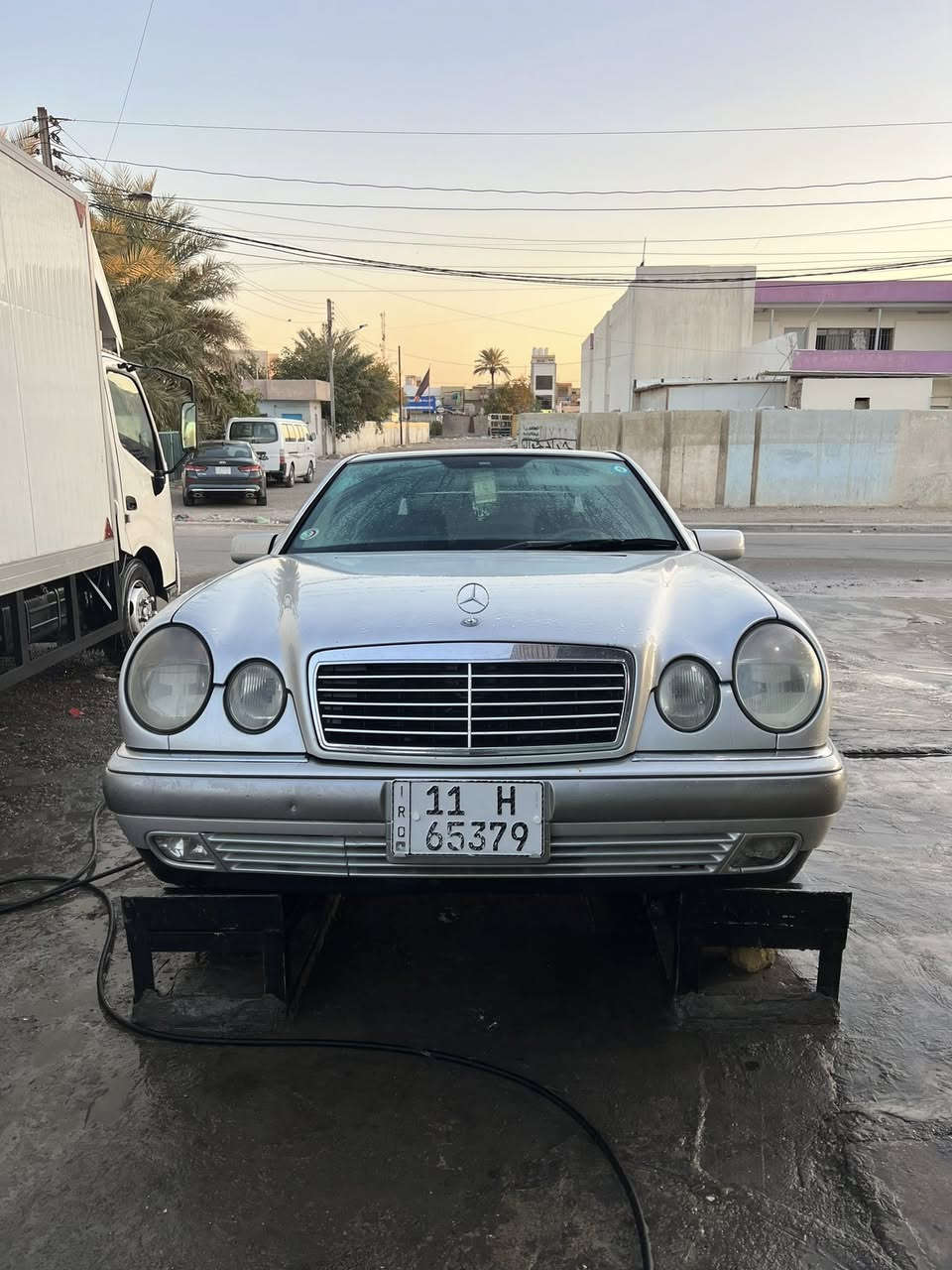 ام عيون 96السيارة جديدة كفالة عام مكينة كير صدر تبريد ثلج تخم تيرات جديد السيارة كلش حلو وترايهة حلو بيها كلير بلقمارة وبلبنيد فقط *********** السعر ٩٣ وبيها مجال المكان بغداد
