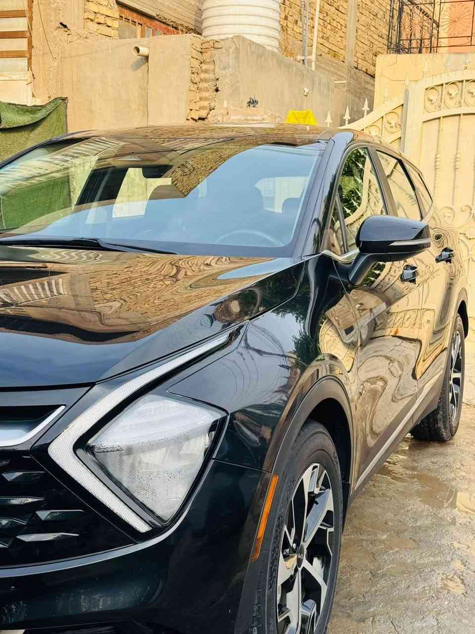 سلام عليكم 

سبورتج موديل 23 للبيع 

مواصفات Ex 

داخل جلد

تشغيل عن بعد 

اشاير بالمري  

بصمة تشغل  وابواب 

مكينه 2500 

حادث بسيط جدأ جاملغ جهة السايق فقط 

رقم بابل  

ماشيه 29m 

 رقم صاحب السياره 

‭٠٧٨٠ ٥٧٩ ٧٦٣٦‬
