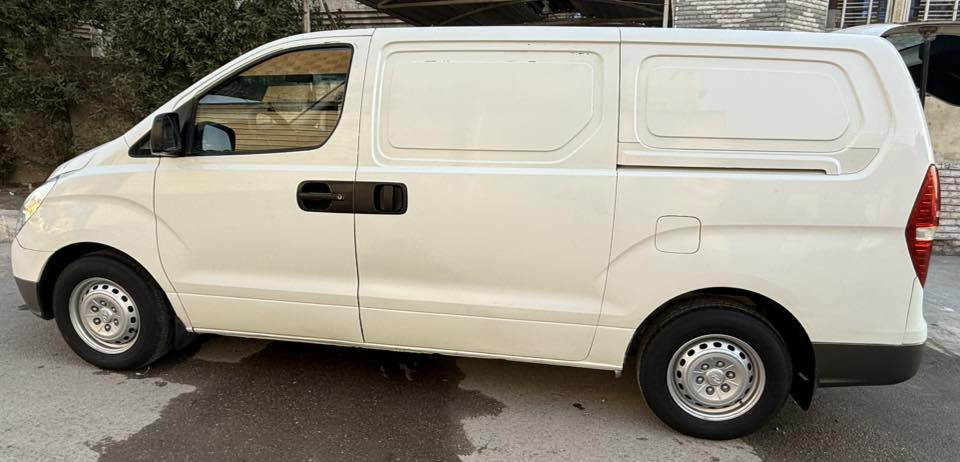 السلام عليكم ستاركس فان 2011 سليمانية سيارة نضيفة كما موضح بصور
بيهه قطع صبغ 
محرك نظيف كلش
سيارة كاملة حدادية امامي وخلفي 
تايرات نظيفة جاهزة للشغل 
السعر 120$ وبيهه مجال بسيط 
العنوان:- بغداد بغداد الجديدة 
 الاستفسار:- ‭0770 645 8222‬
