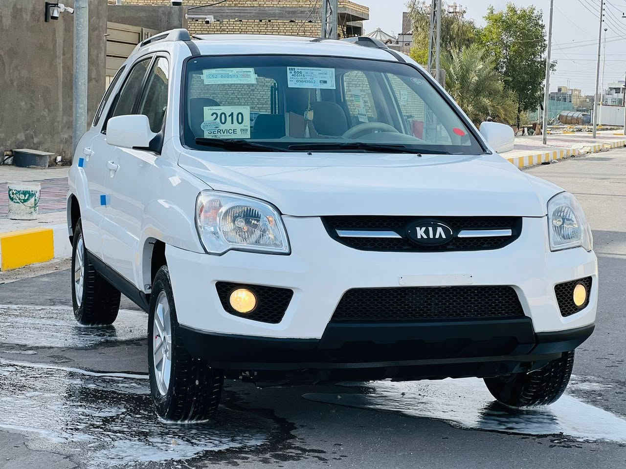 سلام عليكم الى عشاق الجديد والمقدس وضع شركه
كيا سبورتج موديل 2010 تحويل باسم المشتري خليجي كفاله عامه ضربه وصبغ وتبديل وبارد ما عده صبغ خشم البنيد فقط والباقي كفاله 
مواصفات سياره فول فتحه سقف شاشه كامره 5 ويل كروم باقي مواصفات معروفه 
محرك 2000 دوش مكينه وكير وحداده وتخم تاير ع وضع شركه 
مشيه قليل وجديده 
مـكــان-الــسياره-الناصرية$
الــســعر: 125 وبيها مجال ترهم مراوس بيع بالخدمه 
الاستسفسار اكثر 
***********
***********
