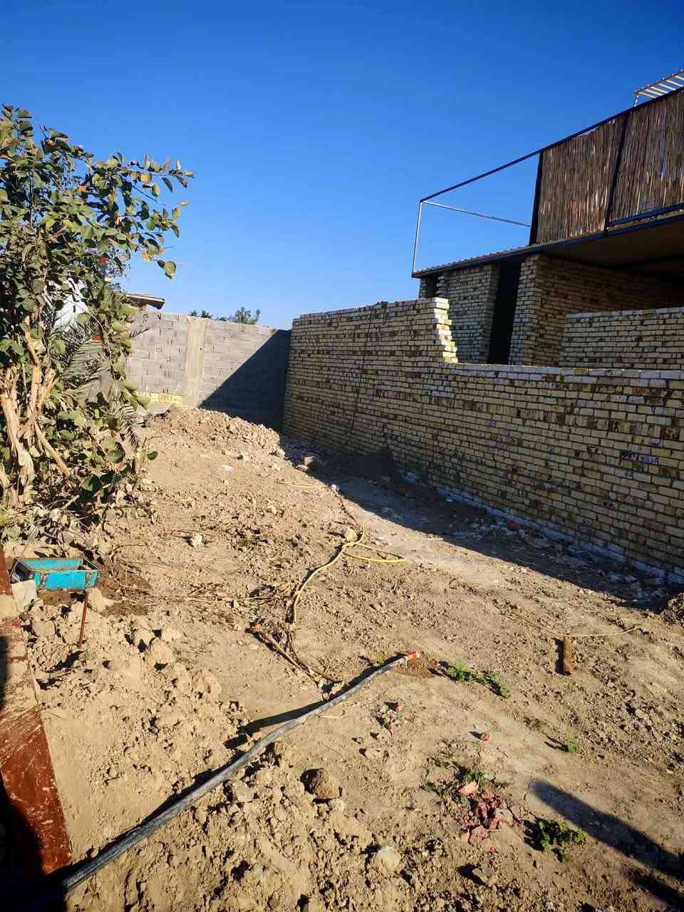 قطعه مساحتها 100مرتبه العنوان  الحله كريطعه نزله سعد بيجو طريق الزوار خدمات كامله تبعد عن جسر سيف سعد كيلو ونص وعن تبليط الرئيسي100متر
بدايه بنشه
سعر15
استفسار اكثر الاتصال بل رقم
مكتب وعقارات الوارث
***********
