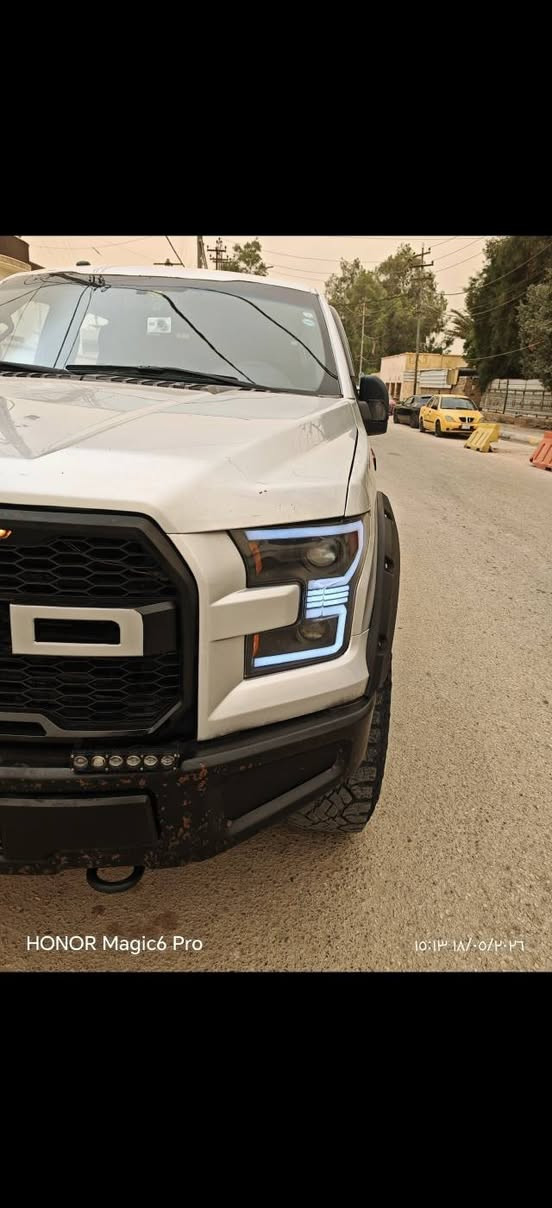 فورد f150  لاريات محدثه رابتور 2016 فول مواصفات محرك 5.0 /8اسلندر داخله اكلين اهنا بيه جاملك تبديل بسبب ستوته
بدون اي دواخل ولا ايرباك 
سقف بانورتما قطعتين
جامه خلفيه كهرباء
شاشه كبيره
گير طرح
كشنات كهرباء مع تدفئة
حساسات خلفي وامامي
نقط عمياء
باب طويل بدي طويل
منضومة غاز اصليه جوه السياره بمكان السبير
ماشيه ١٨٩ قابل للزياده
كير محرك حدادية تبريد مكفولات
اضائة محيطية بالمري
لايت عالي وناصي ليد اصلي
كامره دواره
السعر ١٩٧ بيه مجال
او مراوس بسياره اقل 
***********
