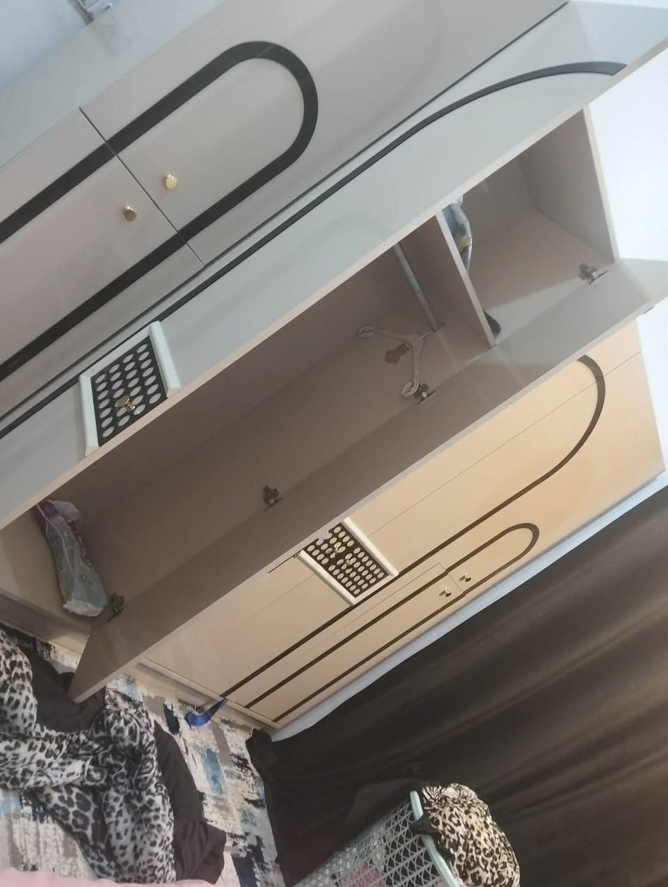 عندي غرفه للبيع جديدة مصار سنه من اخذناهه من الشرقيه بمليون ومابيهه اي ضرر جديده واريدهه ب450 قفلهه 5 قطع‏‪ ‬‏ عنواني بهرز


**إذا كنت صاحب هذا الإعلان وتريد حذفه لأي سبب، رجاءا أرسل رسالة إلى الدعم الفني**