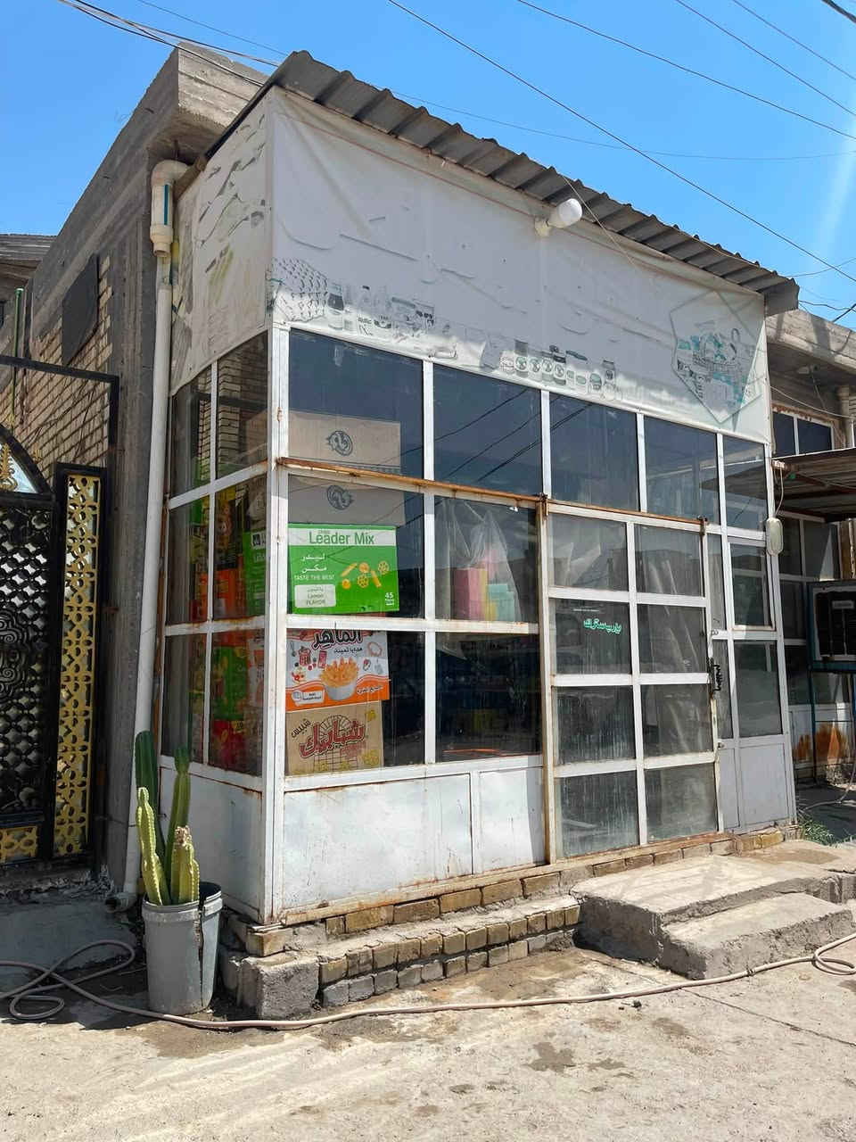 سلام عليكم جامخانه للبيع باب سلايت ارتفاع3:65 عرض3:75 لصفاح 1:25 عنوان بغداد السلاميات 
***********
