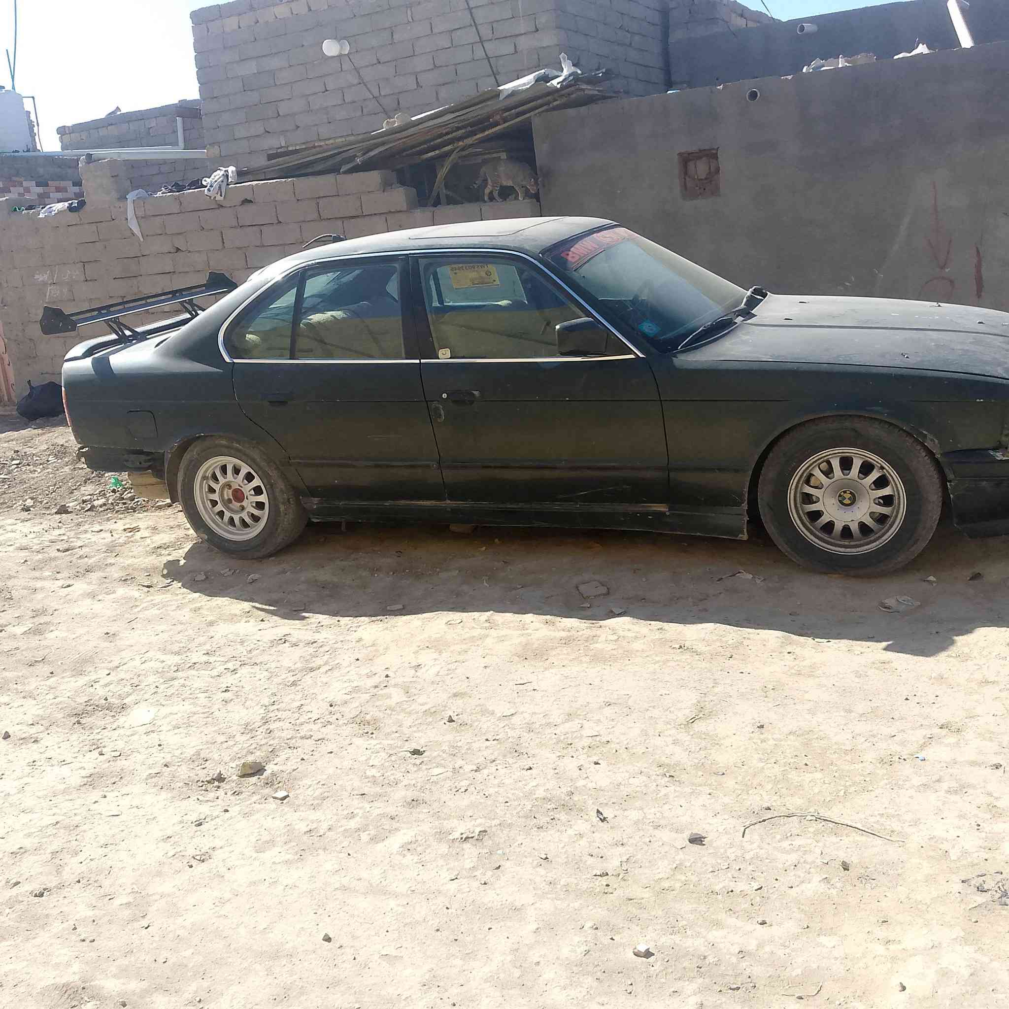 السلام عليكم بيأم للبيع 525 السعر 40قفل مكينه السيارة محوره vvt محركها جديد ولكيرجديد  ***********
