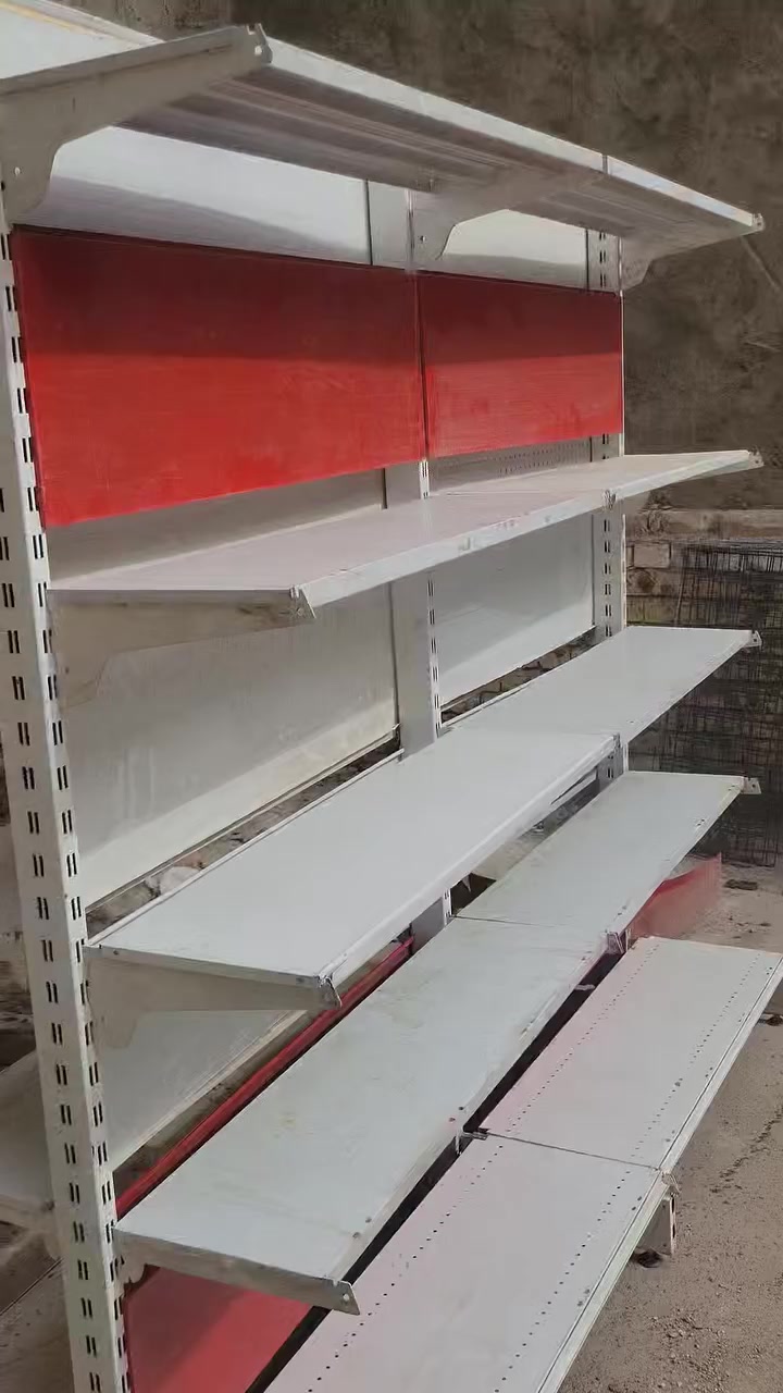 سلام عليكم  سفينه مترين للبيع مع جانبيه مترين تفاصيل بالفديو  *********** تواصل خاص او اتصل
