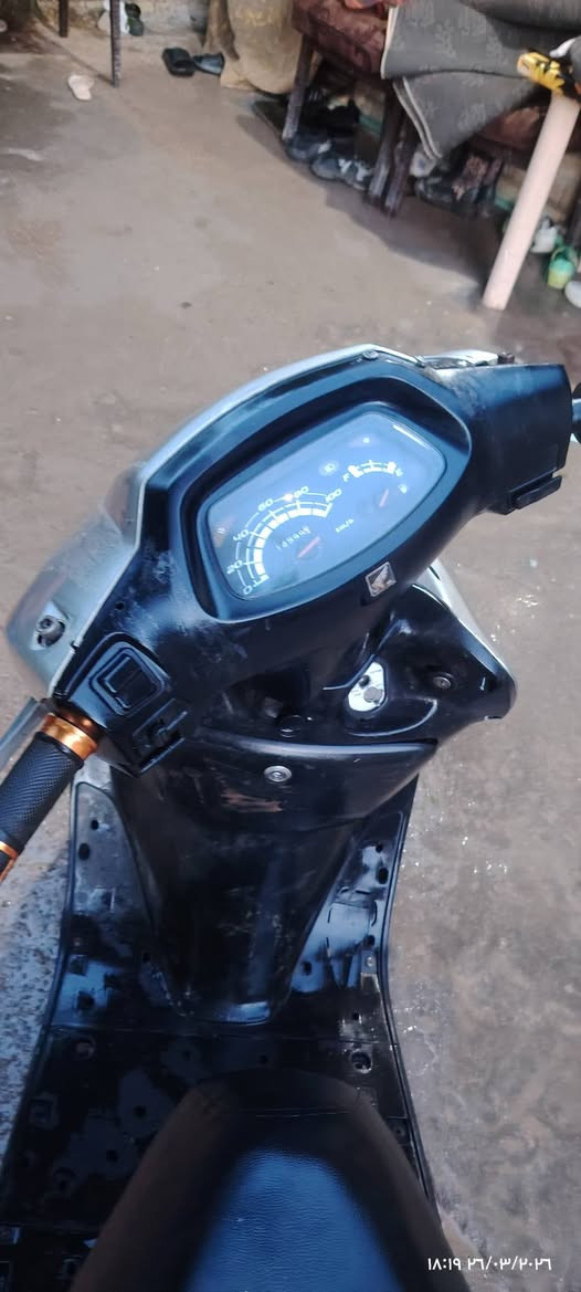 دراجه للبيع سبيسي  سرعه 100دراجه مجفته جديده بس بيه شغله سن مال بلك مال كور مسحوك بس داجه كهربائيات كله شغاله دراجه بيه اوراق صوليه    سعر 100قفل شراي يجي خاص  المكان ناحية الوحده شارع عشرين


**إذا كنت صاحب هذا الإعلان وتريد حذفه لأي سبب، رجاءا أرسل رسالة إلى الدعم الفني**