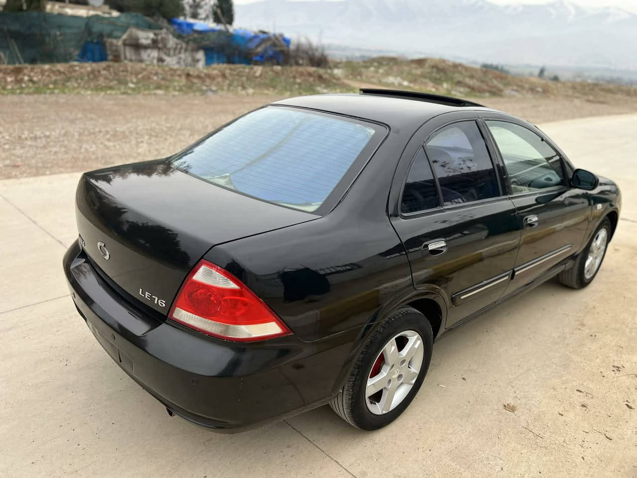 سامسۆنگ ٢٠٠٦ 
سڵاید
ناو زەرد
جڵد و هیتەر
دەبڵ ئارباگ 
ئاوێنە کارەبا 
سەیارە کە لۆک لۆکە یەک دینار مەسرەفی نییە 
هەڵەبجەی شەهید 
*********** 
٥٥ گەڵا معامەلەیەکی کەم
