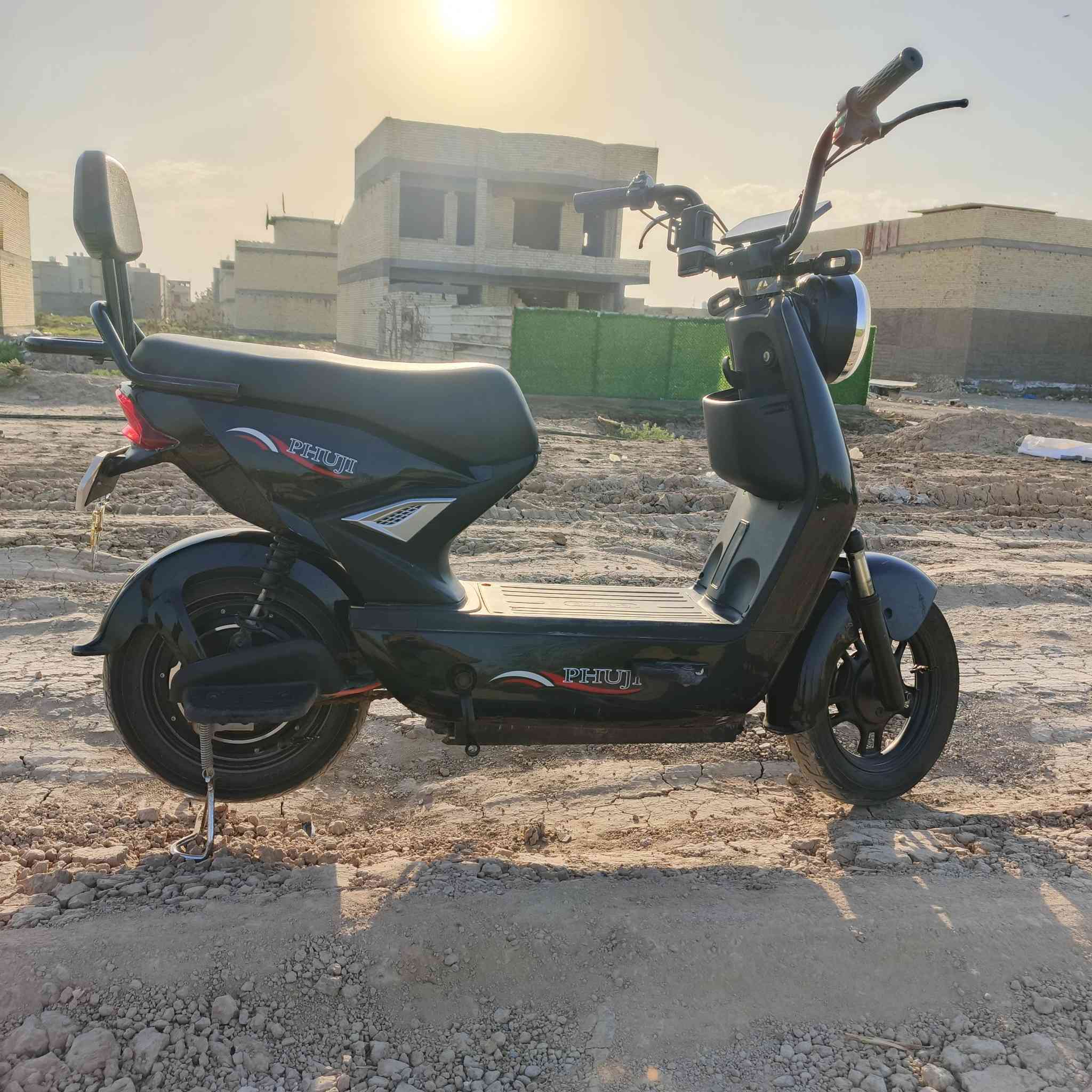 دراجه شحن من شركة فوجي
السرعه99/اربع بطاريات 32امبير/الحجم16/العنوان بغداد الشعب الثعالبه/الاستفسار اتصل على ***********
