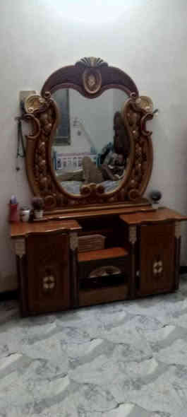 غرفه البيع نضيفه عوزهه بس جام مال الكنتور ما مكسره صاج  جديده  مكان ناصريه مركز السعر 900 او بيهه مجال الرقم ***********
