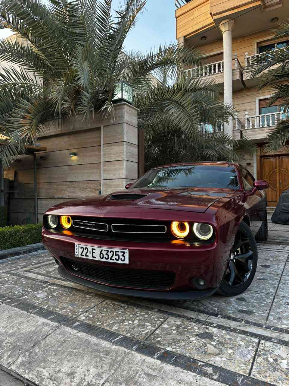 سلام عليكم للبيع جالنجر موديل ١٩ لون مميز GT  سياره جاهزه من كل النواحي كير مكينه صدر تبريد تدفئه بيه ضرر من امريكه جاملغ وباب صبغ وبيه بلعراق جاملغ خلفي صبغ وبنيد محدث سياره شاشه جبيره حساسات كشنات حضن شفتات بلستيرن وباقي مواصفات بيه ملاحضه بسيطه ماشيه ٨٧ الف 
مكان بغداد شارع فلسطين 
سعر ١٤٩ قفل 
***********
