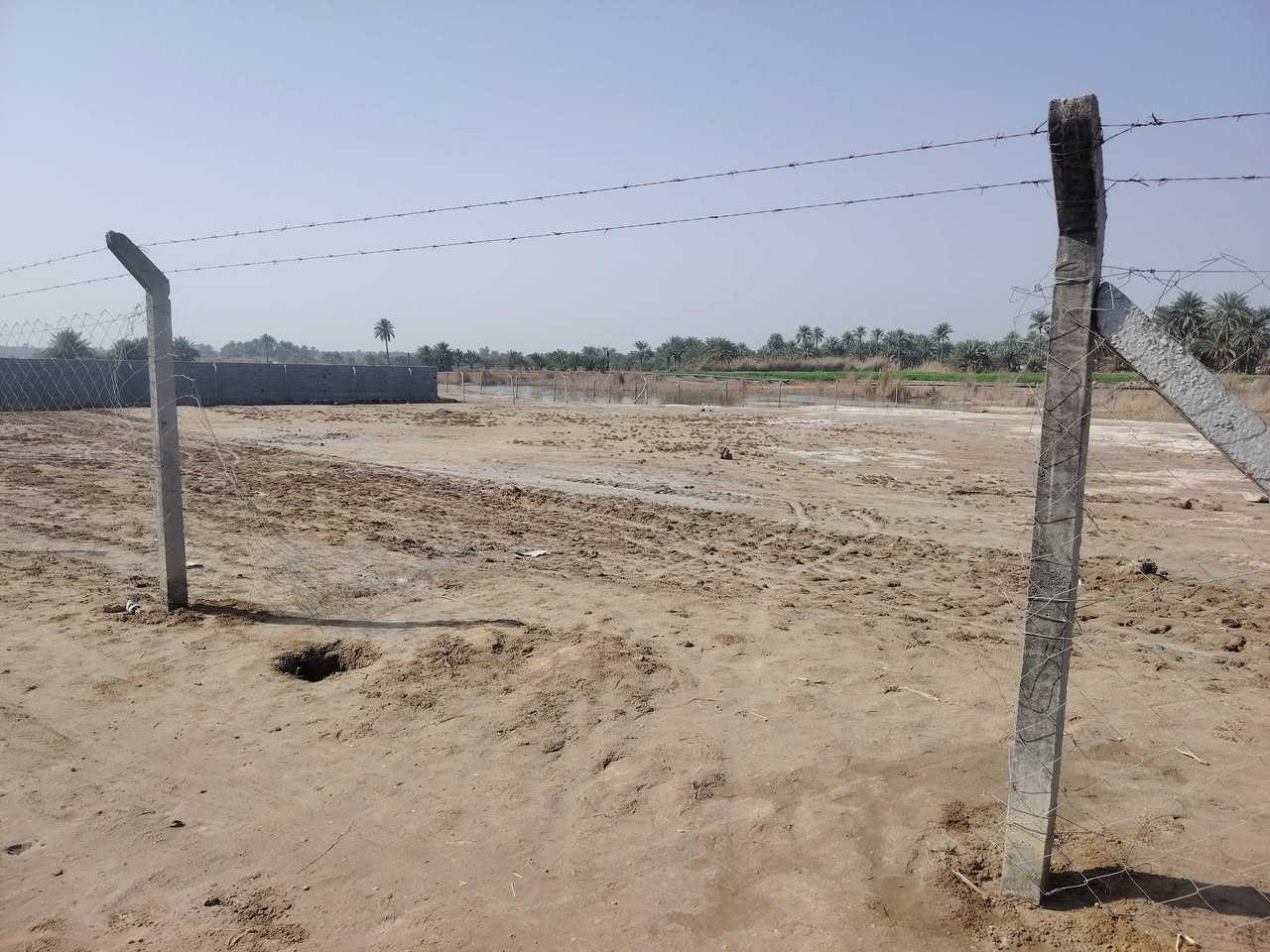 السلام عليكم
ارض طابو زراعي سند ٢٥ تحويل مباشر بسم المشتري بل طابو، المساححة دونم و٩٠٠م الواجهية ٥٥م الرض مربعة وتجارية تبعد عن شارع كربلاء ٤٠٠م من جهة بابل الرض يمهة معامل شارعهة ١٢م باقي التفاصيل بل فيديو هاذا رقمي *********** اتصل وتدلل غير متواجد عل فيس ممكن تتصل عل واساب
