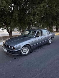 بي ام ٥٢٥ • ١٩٩١ • جير عادي