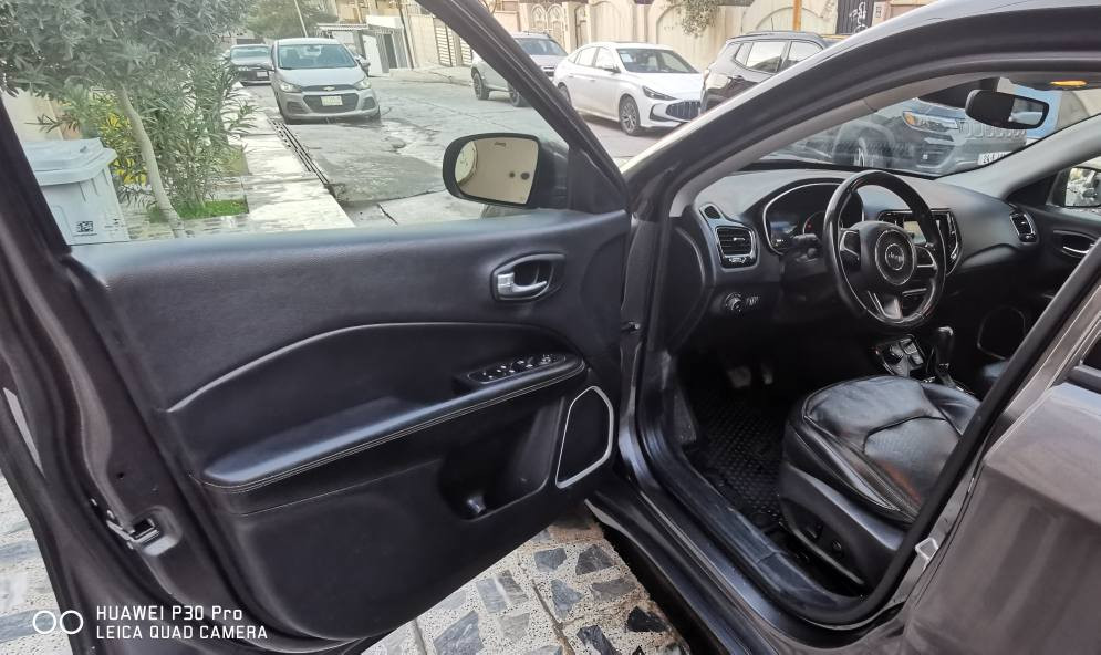 نوع المركبة : جيب كومباس
الموديل : 2018
عداد المسافة : 68900mi حقيقي 
الضرر : قلم بالبنيد فقط من امريكا وبالعراق بيها قلم بسيط بباب السائق والخلفه وكارت بجاملغ الخلف بدون صبغ ولا تبديل حتى الدعاميات كله مكفول.
المواصفات :
السيارة بجم كامل زنون ❤️
سقف اسود بانوراما بلاد 🩷
كشنات جلد وكشنات وستيرن تدفئة 🧡
شاشة كبيرة 💛
السيارة كير ومحرك وكهربائيات كله بشرط ممفتوح برغي بيهم ومنظومة بانزين وصدر أمامي وبطاريات وتخم تاير جديد
الموقع : الموصل موصل, نينوى


**إذا كنت صاحب هذا الإعلان وتريد حذفه لأي سبب، رجاءا أرسل رسالة إلى الدعم الفني**