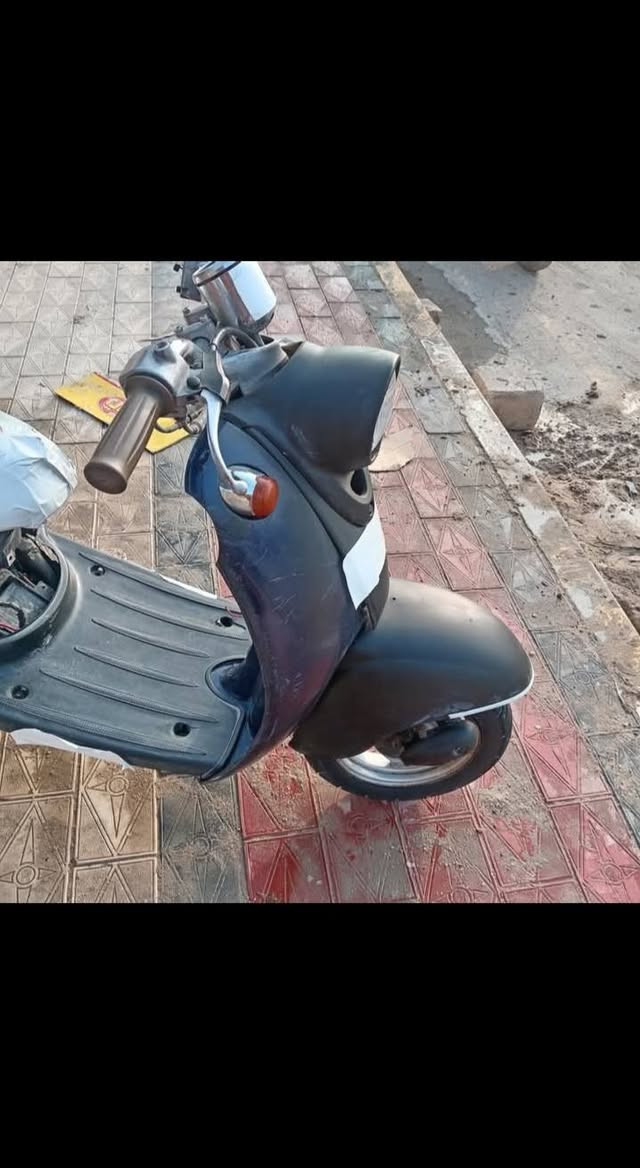 دراجه عبد الحليم مصريه دراجه نكره تاير جديد دراجه حله من صوره دراجه نضيفه سعر ١٧٥ لعنوان سوق شيوخ ***********واساب موجود
