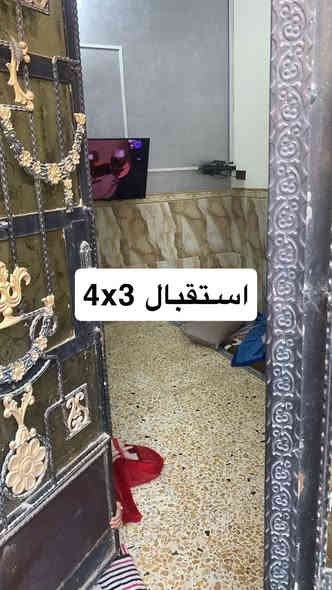 بيت 🏠 مساحه 80 متر الواجه 5 والنزال 16 يحتوي على 3 غرف نوم زراعي سند 25 السند الاصولي موجود ( مشمول بالتطويب )
الطابق الاول استقبال 4x3 غرفه نوم  4x5
وهول ومطبخ والطابق الثاني يحتوي على 2 غرف نوم كل غرفه نوم 5x4 مع ملحقاتها  المنزل كاشي الطابق الاول والطابق الثاني الارضية بورسلين بياض صبغ الغرف جميعا البيت كامل من كل شي 
على شارع 15 في منطقه البلديات الضباط الثانية منطقة تبليط جديد كافه الخدمات  
سعره 115 وبي مجال 
للتواصل ***********
