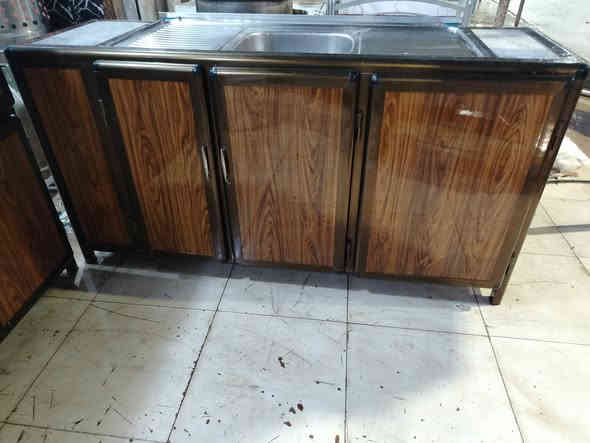 للبيع كونتر ارضى ملحق مترين نضيف شغل تقيل سنك  ١٨٠سم نضيف سعر ٢٩٠  بي مجال *********** اسيا *********** مكان رشيديه
