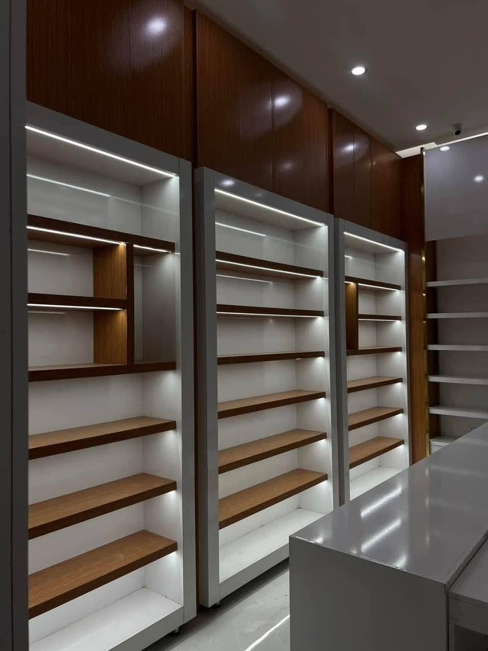 فاترينة رفوف فقط السعر 75  الف ❤️‍🔥
فاترينة رفوف مع الاعلان السعر 95 الف🦋
فاترينة رفوف مع اعلان وكومدي السعر ١١٥ الف❤️‍🔥
: القياسات 250 ارتفاع 
90 سم العرض 
 وعند وصول الطلب ولم تكن الدقة100/100 كل ماعليك هو 
ارجاع الطلب
نوعية الخشب MDF (ام دي اف) 
جودة المواد تركيا حصراً 🇹🇷 نكرر تركي 🇹🇷 لا إيراني ولا صيني
ومن يرغب زيارتنا للتأكد والاشراف على العمل يشرفنا بزيارة المعمل🤝🏼
 ويتأكد من نوعية المواد ودقة الاداء أهلًا وسهلاً بكم🤝🏼
موقعنا سامراء حي الفراز الفرع الاول والفرع الثاني دوانم البوهراط 
يوجد توصيل داخل سامراء والمحافظات
للحجز والاستفسار المراسلة على الواتساب  او الاتصال على الارقام التالية
 ***********
*********** 
  مستعدون لعمل الرفوف والفاترينات  # صيدلية #كوزمتك #موبايلات #غذائية وكل المحال التجارية #فاترينات_mdf✅#مطابخ #ميز مكتبي#كزامات احذية
