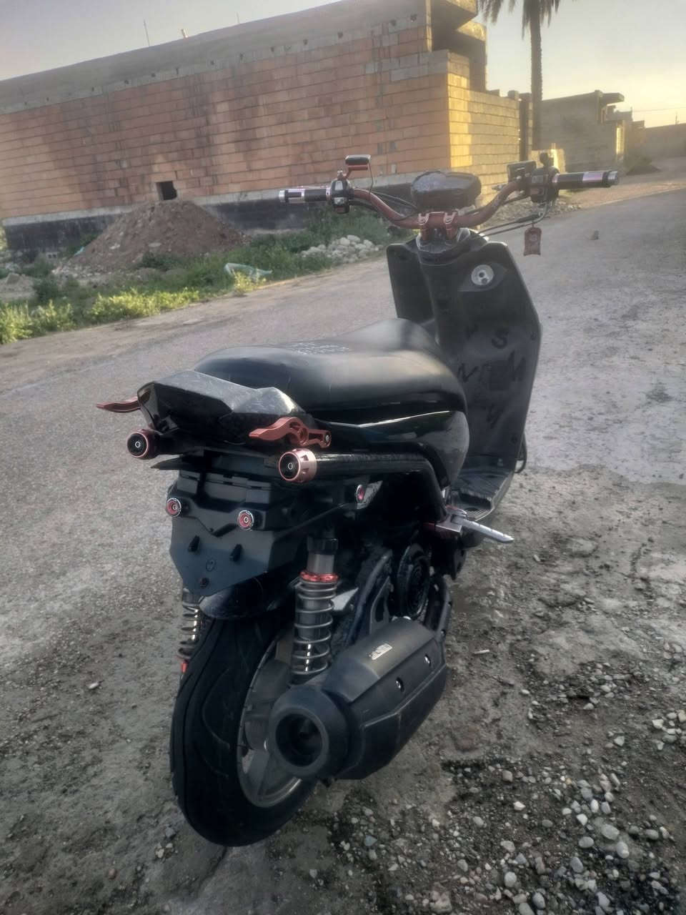 السلام عليكم 
سكنس جبلي نوزل . كفالة عامة بيها تزويد كرزي خارجي فقط المكينة بلادية سبانة ممدود عليها وبيها كلج رياضي شلعة ومعدل هاون
ويل نجمة بلاي 
فلنجة رياضي
دبلات اماي وخلفي رياضي
فج برمبو كرزي
ستيرن كاربون فايبر الياف كرزي
يدات وعضمات كرزي
دوسات كرزي
بك لايت Z مطلي فور جت
سبايدر توبو كرزي
فراك بريك 
قبق كلجات والشوتة والشاصر مطلي كاربون مائي فور جت
تايرات جدد
يعني الدراجة مصروف عليها هواي وتاخذها ربع متصرف تراي وين ميعجبك كفالة من اي نقص .. اسف جدآ على الاطالة . 
عنواني ديالى بعقوبة السعر 1250000
***********
بي واتس اب وغير متواجد على الفيس
