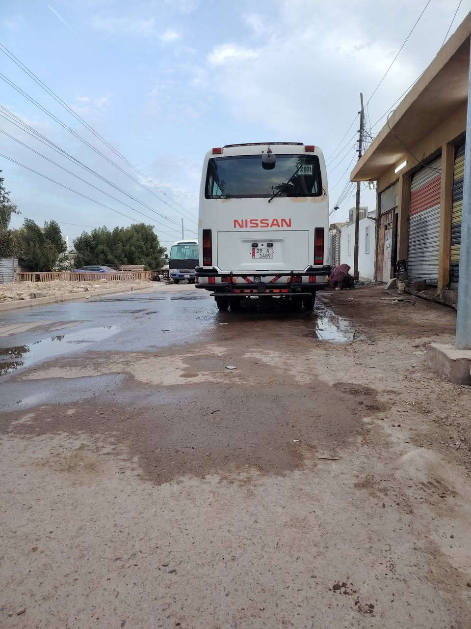 سلام عليكم كوستر نيسان مكينه وكير 4000 مسكر سوبر رقم انكليزي تايرات جديد سياره مال جناين لا صرف ولا تبخير سعر 120 وبيها مجال قليل مكان بغداد جسر ديلى القديم هاتف ***********
