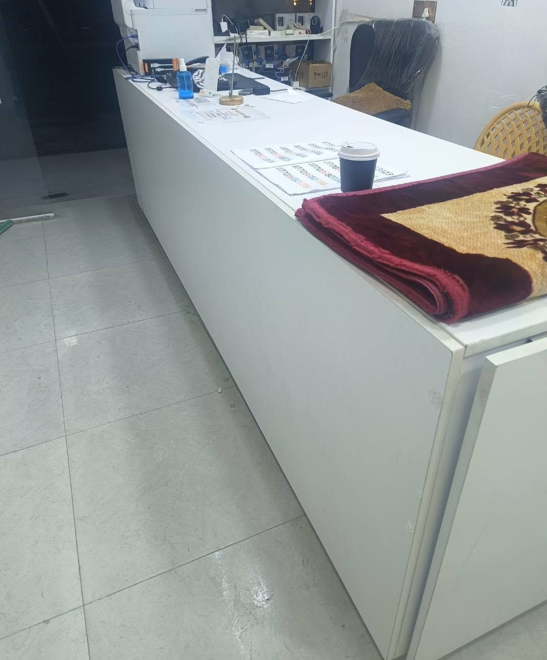 بۆ فرۆشتن بە پاکی ماوە
هەمووی داومە بەکرد شتی باش و قایم
***********
