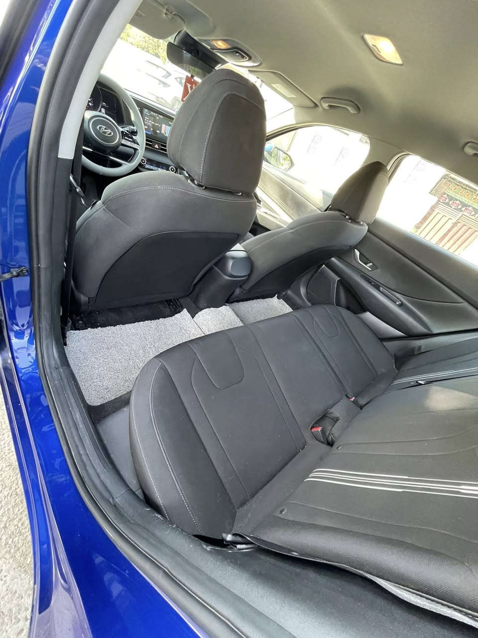 السلام عليكم النترا ٢٠٢٣ اربيل بسمي حادث موضح بالصور بدون ايرباك بدون دواخل بدون تبديل نطخت عندي بالهلال الخلفي وباقيه عله وضعهة بدون اي نقص السياره كلش جديده ماشيه ٤٧ وبامريكا ٢٨ السعر ١٤٥ واذا مراوس بشي اقل عادي رقم *********** مكان حي الاعلام
